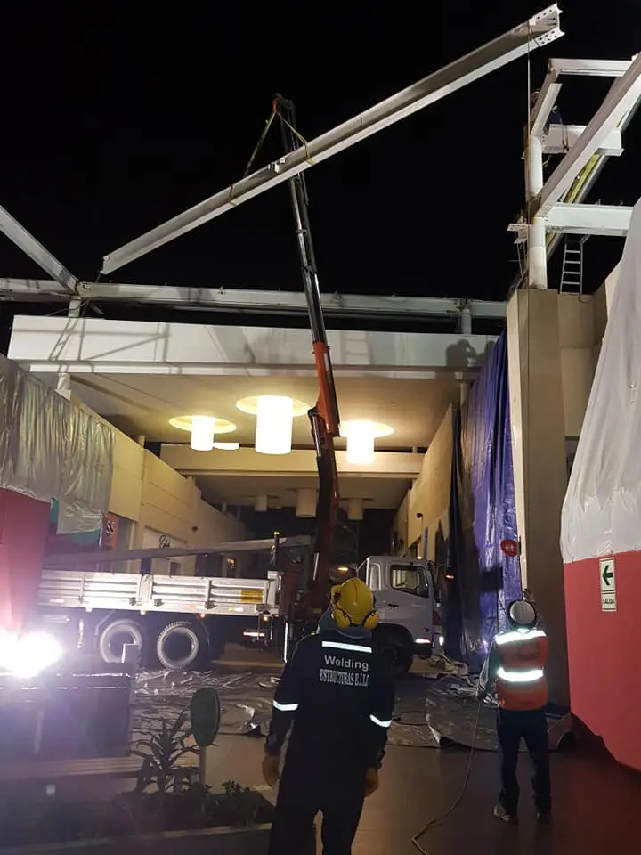 Estructuras metálicas en Mall Plaza Trujillo — imagen 2