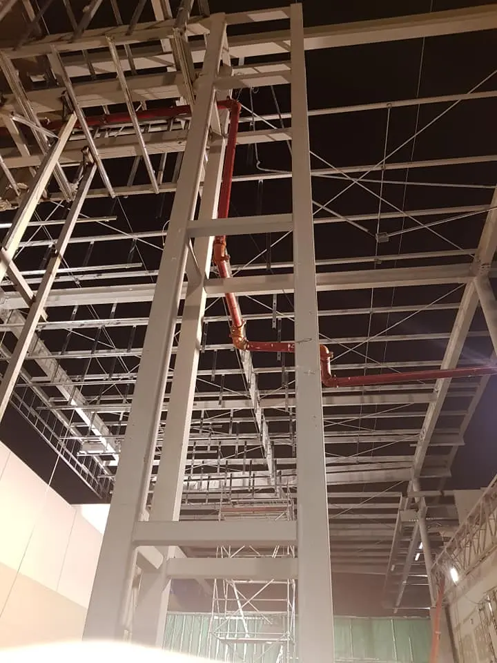 Estructuras metálicas en Mall Plaza Trujillo — imagen 3
